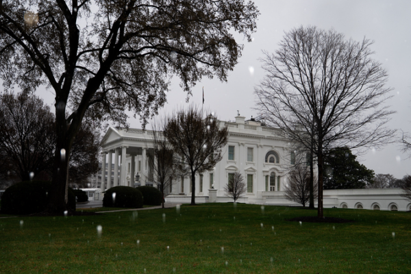 Triple_Pressures_Squeeze_US_Economy_as_Growth_Forecasts_Dip