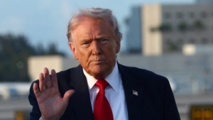 Trump_Holds_Off_on_Iran_Oil_Seizure_Talks_Amid_Rising_Tensions