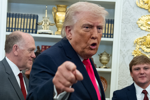 Trump_s_Approval_Plummets_Amid_Iran_Conflict__Fuel_Price_Surge__Poll