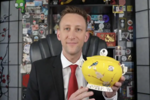 US_Donor_of_WWII_Evidence_Makes_China_His_New_Home video poster