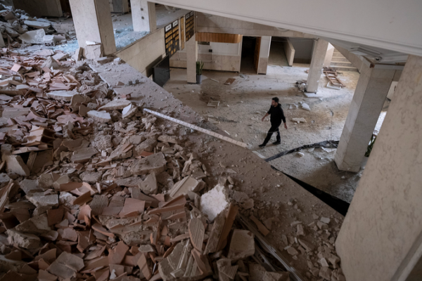 US_Strikes_Iran_s_Kharg_Island_Amid_Rising_Gulf_Tensions video poster