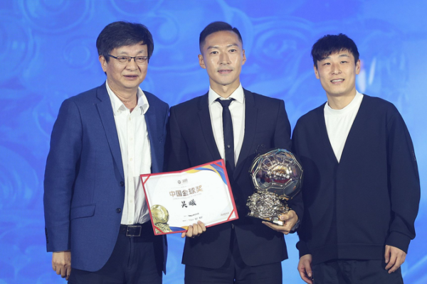 Veteran_Midfielder_Wu_Xi_Clinches_2025_Chinese_Men_s_Footballer_of_the_Year