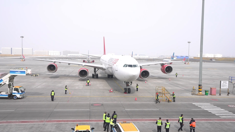 Xinjiang_Expands_UK_Cargo_Links_with_New_Direct_Air_Route video poster