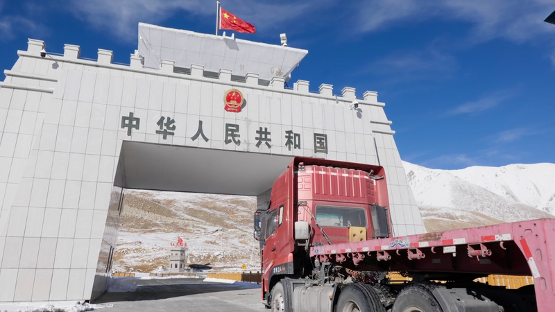 Xinjiang_s_Foreign_Trade_Soars_36__in_Early_2026__Outpacing_National_Growth video poster