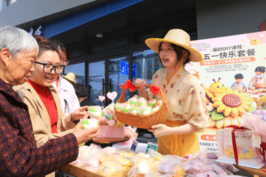 China’s Service Sector Hits Record 61.7% of GDP in Q1 2026