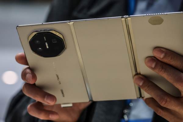 Apple_s_Foldable_iPhone_Faces_Conflicting_Reports_Amid_Production_Challenges