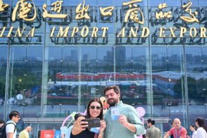 Canton_Fair_2026_Draws_Record_Overseas_Buyers_in_First_Phase