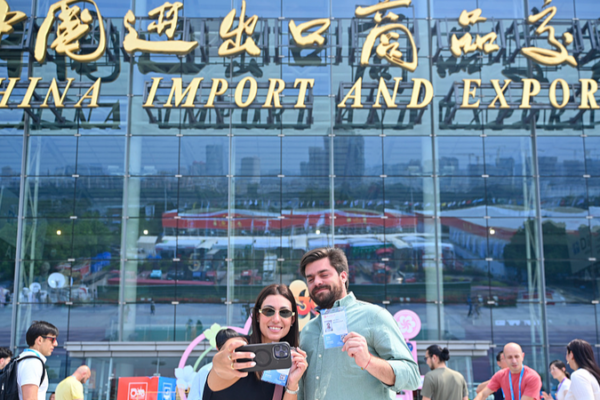 Canton_Fair_2026_Draws_Record_Overseas_Buyers_in_First_Phase