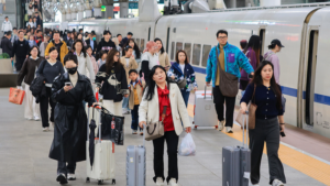 China_Anticipates_90_5_Million_Railway_Trips_During_Qingming_Holiday_Rush