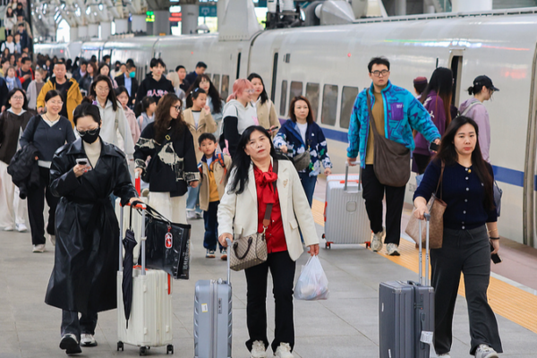 China_Anticipates_90_5_Million_Railway_Trips_During_Qingming_Holiday_Rush