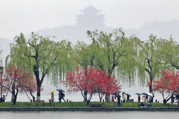 China_Renews_Blue_Alerts_for_Rainstorms_and_Gales_as_Severe_Weather_Persists