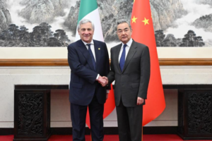 China_Urges_US_Iran_Dialogue_Revival_Amid_Middle_East_Tensions