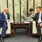 China__UK_Pledge_Joint_Efforts_to_Advance_Iran_Peace_Talks