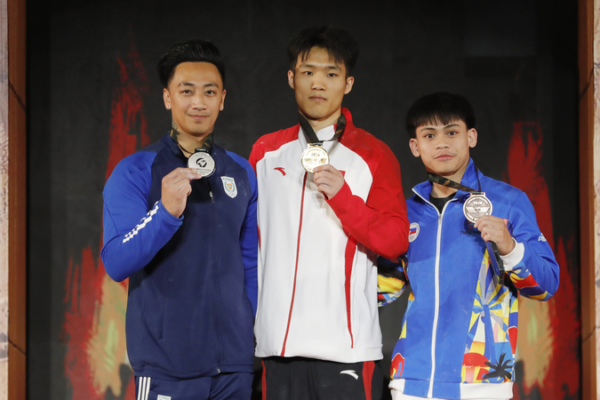 Chinese_Gymnasts_Shine_in_Cairo_with_Triple_Gold_at_Apparatus_World_Cup