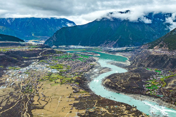 Chinese_Vice_Premier_Urges_Yajiang_Group_to_Strengthen_Management_Amid_Hydropower_Push