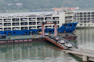 Chongqing_Emerges_as_Global_Gateway_Through_Yangtze_River_Trade_Surge video poster