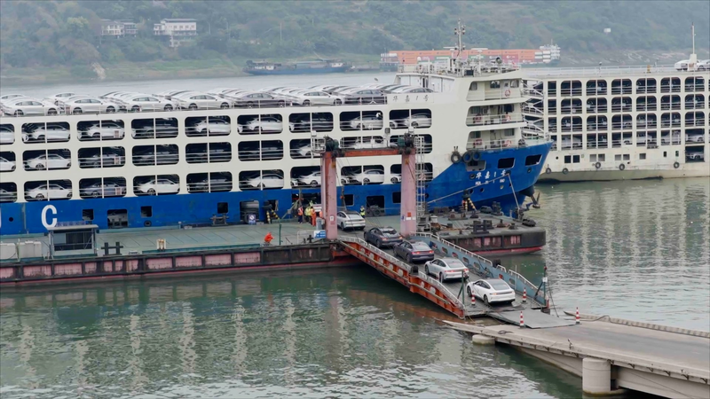 Chongqing_Emerges_as_Global_Gateway_Through_Yangtze_River_Trade_Surge_poster - Khabar Asia Chongqing_Emerges_as_Global_Gateway_Through_Yangtze_River_Trade_Surge video poster