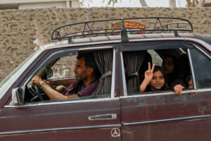 Displaced_Lebanese_Return_Home_Amid_Ceasefire_Risks