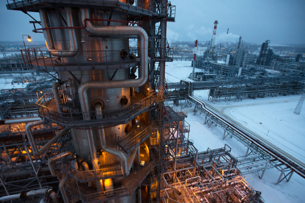 Drone_Strikes_Disrupt_Russian_Energy_Exports_as_Ukraine_Intensifies_Campaign