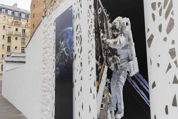 ESA_Seeks_Lunar_Role_as_NASA_Shifts_Focus_to_Moon_Base