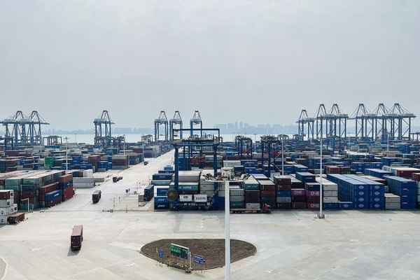 Hainan_s_Yangpu_Port_Sees_94__Surge_in_Q1_Container_Throughput
