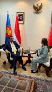 Indonesian_Minister_Highlights_Cultural_Strategy_for_China_Market_Success video poster