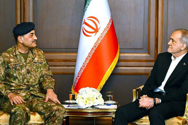 Iran_Tightens_Control_Over_Strait_of_Hormuz_Amid_Rising_US_Tensions