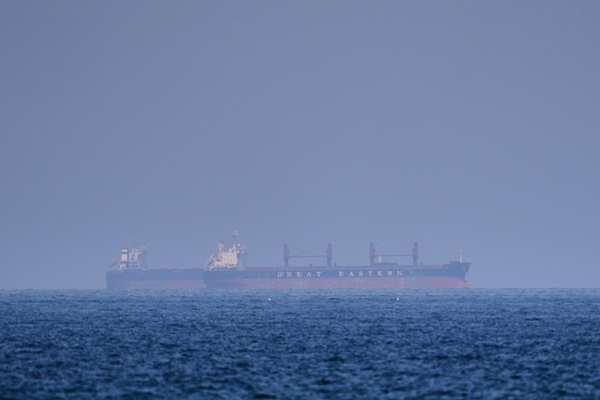 Iran_Tightens_Control_Over_Strait_of_Hormuz_Amid_US_Naval_Standoff