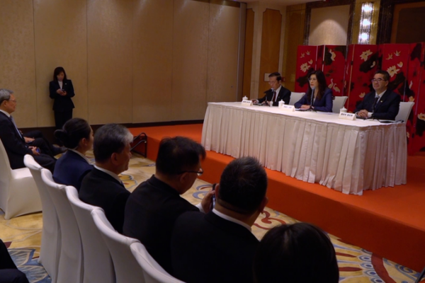 KMT_Chairwoman_Backs_Mainland_s_Cross_Strait_Goodwill_After_Beijing_Talks video poster