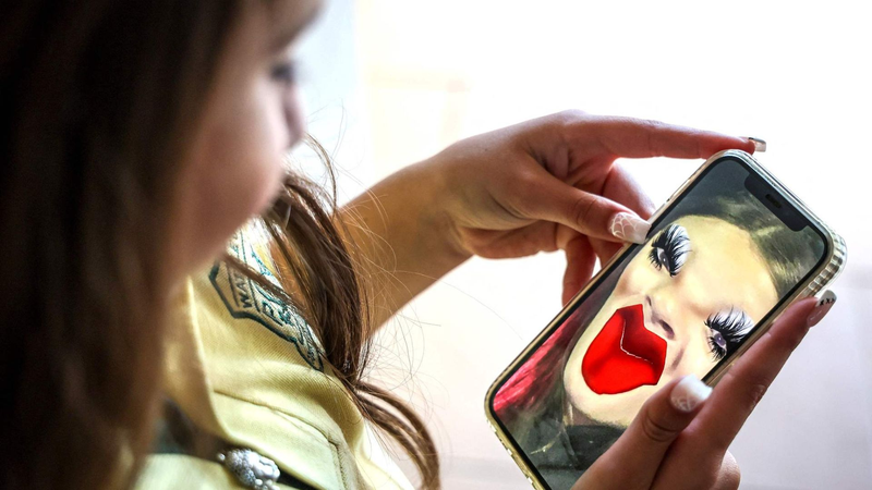 France Moves to Ban Social Media for Under-15s: What’s Next?