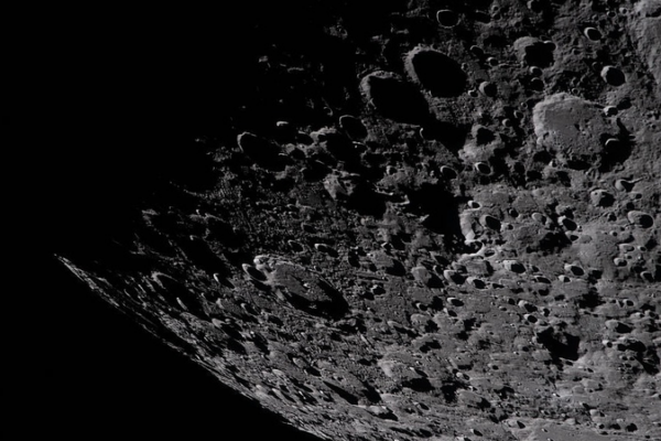 Lunar_Ice_Traps_Hold_Billions_of_Years_of_History__Study_Reveals