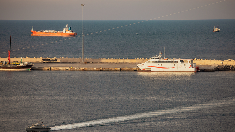 Middle_East_Tensions_Trigger_Global_Supply_Chain_Crisis