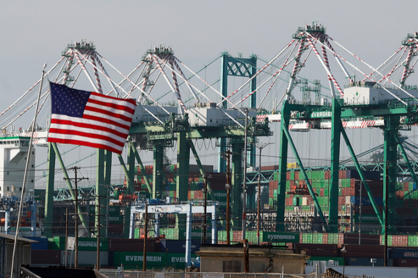 Middle_East_Tensions_and_Tariffs_Drive_US_Price_Hikes_in_2026