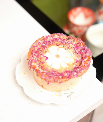 Naan_Coffee__Kashi_s_Unique_Culinary_Fusion_Blends_Tradition_and_Modernity video poster