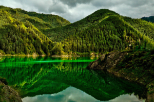 New_Study_Maps_Microplastics_on_the__Roof_of_the_World_