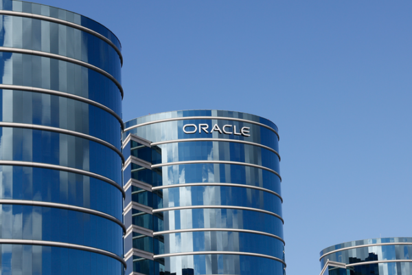 Oracle_Shifts_Focus_to_AI__Cuts_10_000_Jobs_in_2026_Restructuring