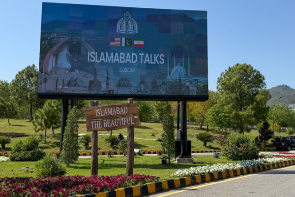 Pakistan_Brokers_US_Iran_Dialogue_Amid_Rising_Tensions video poster