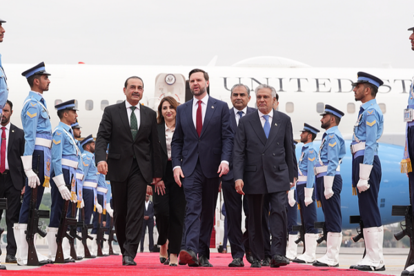 Pakistan_Facilitates_US_Iran_Dialogue_Amid_Regional_Tensions