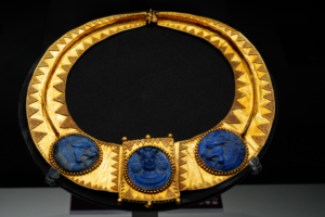 Persian_Treasures_Illuminate_China_Amid_Regional_Tensions