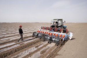Precision_Agriculture_Revolutionizes_Xinjiang_s_Spring_Farming video poster
