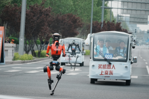 Robots_Outrun_Humans_in_Beijing_Half_Marathon__Set_New_Records