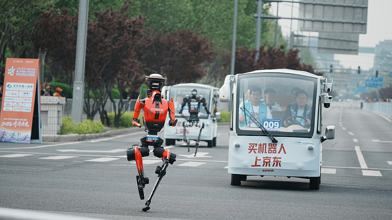 Robots_Outrun_Humans_in_Beijing_Half_Marathon__Set_New_Records