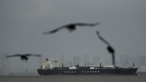 Strait_of_Hormuz_Shipping_Crisis_Threatens_Global_Economy_in_2026