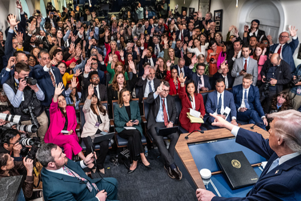 Trump_Touts_Iran_Rescue_Mission_Amid_Growing_Public_Opposition_to_Conflict