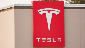 US_Closes_Tesla_Smart_Summon_Probe_After_Software_Fixes