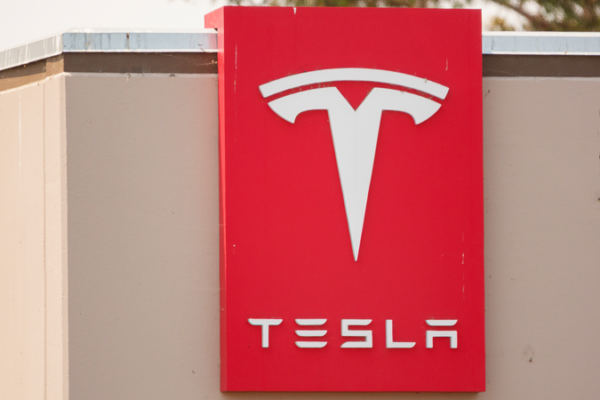 US_Closes_Tesla_Smart_Summon_Probe_After_Software_Fixes