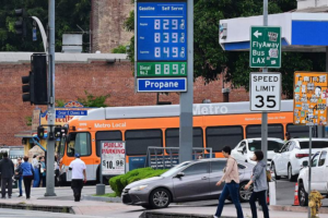 US_Gasoline_Prices_Hit_4_Year_High_Amid_Middle_East_Tensions