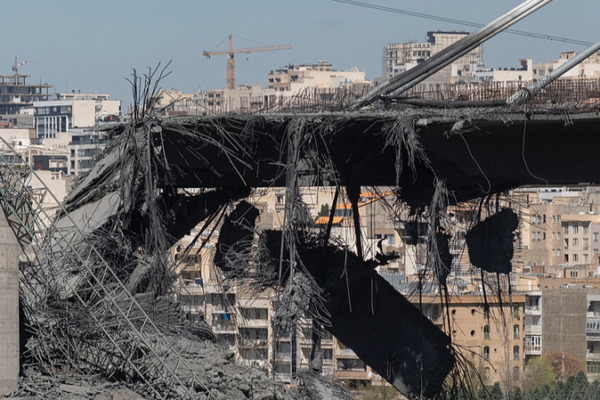 US_Iran_Standoff_Intensifies_Over_Strait_of_Hormuz_as_2026_Deadline_Nears