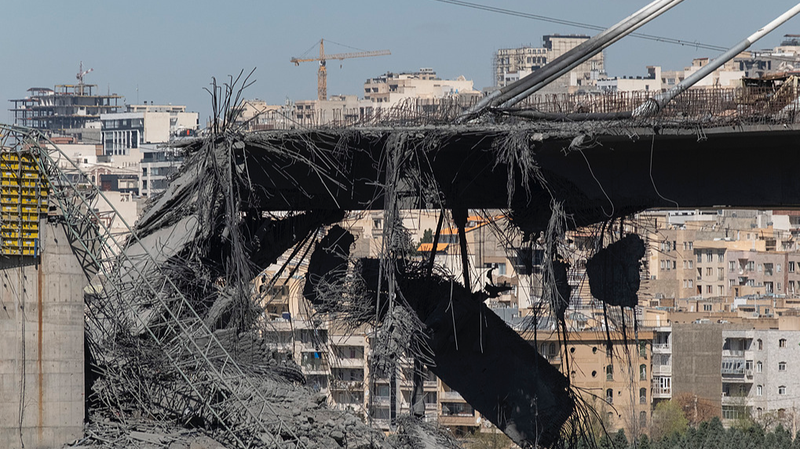 US_Iran_Standoff_Intensifies_Over_Strait_of_Hormuz_as_2026_Deadline_Nears