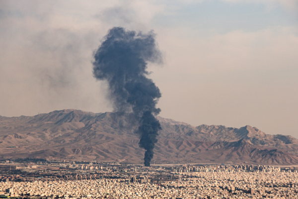 US_Iran_Tensions_Escalate_as_Strait_of_Hormuz_Deadline_Looms video poster